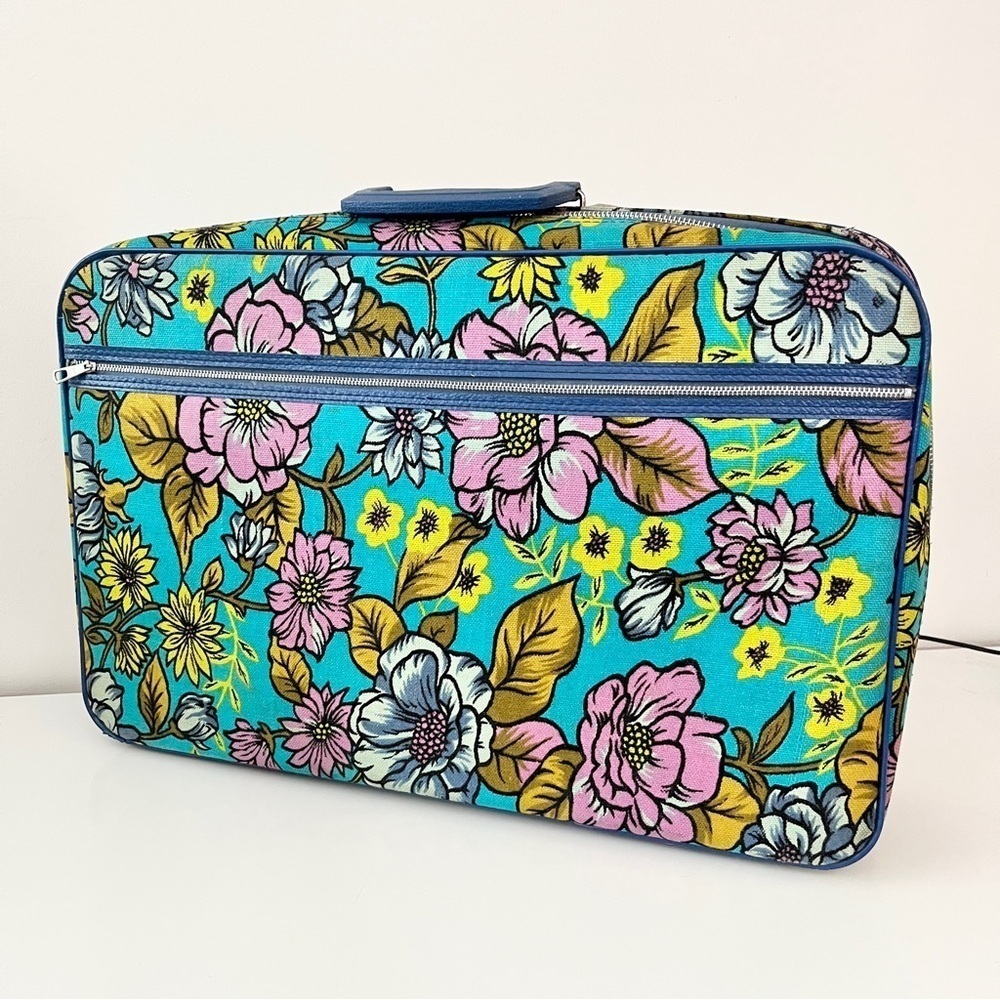 Vintage 60s Bantam Groovy Flower Power Suitcase – Retro Mod Charm, Blue Trim
